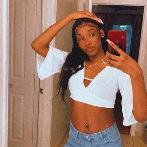 Meet your Posher, Zanea